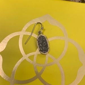 ONE Kendra Scott earring